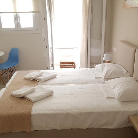 Minimalistic Studio Apartments Iraklion Buitenkant foto