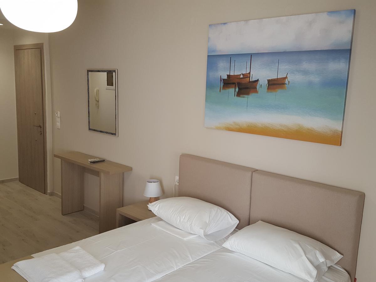 Minimalistic Studio Apartments Iraklion Buitenkant foto