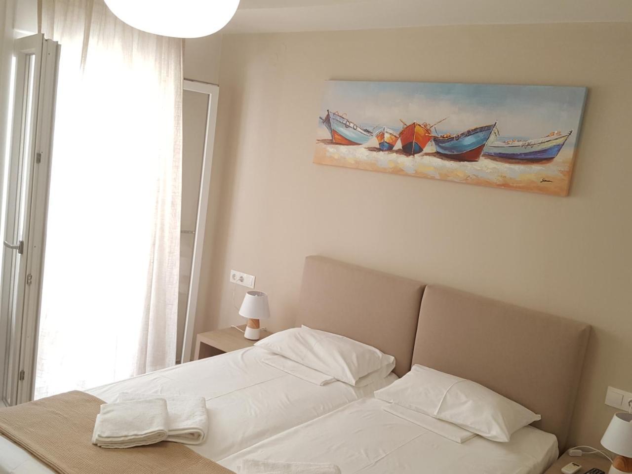 Minimalistic Studio Apartments Iraklion Buitenkant foto