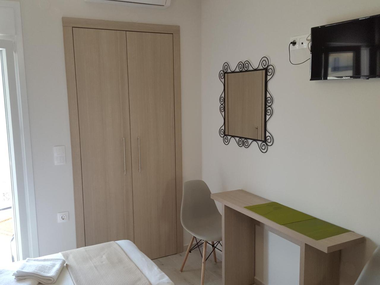 Minimalistic Studio Apartments Iraklion Buitenkant foto