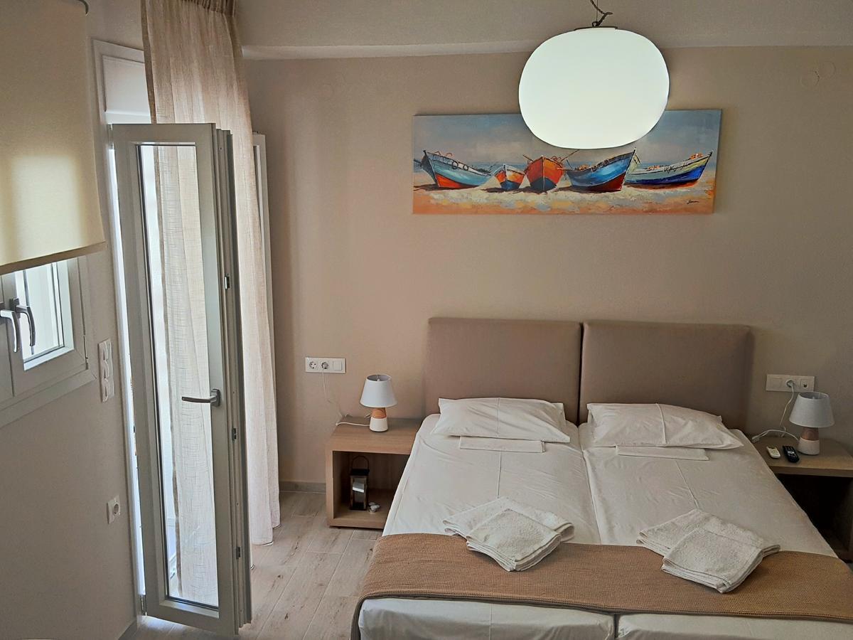 Minimalistic Studio Apartments Iraklion Buitenkant foto